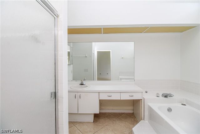 10201 Regent CIR, Naples, FL 34109