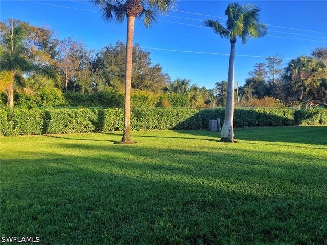 10201 Regent CIR, Naples, FL 34109