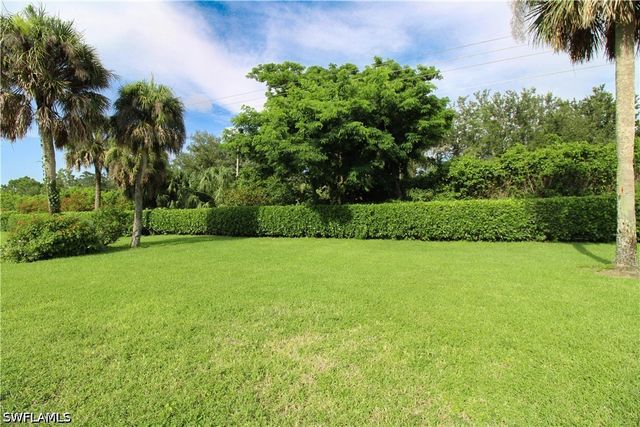 10201 Regent CIR, Naples, FL 34109