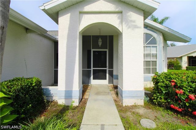 10201 Regent CIR, Naples, FL 34109