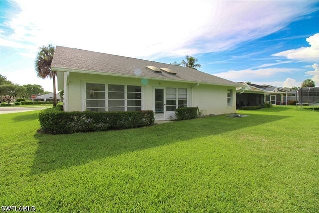 10201 Regent CIR, Naples, FL 34109