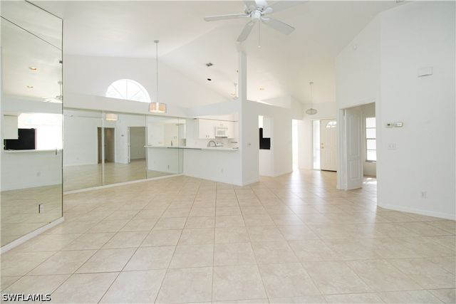 10201 Regent CIR, Naples, FL 34109