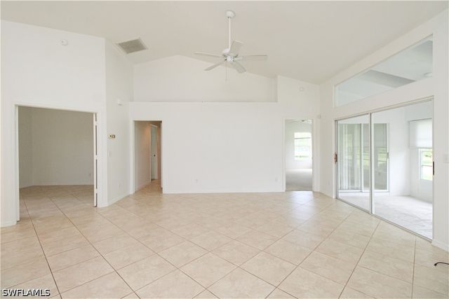 10201 Regent CIR, Naples, FL 34109