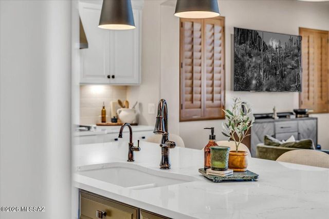 13425 N Silver Cassia Place, Oro Valley, AZ 85755