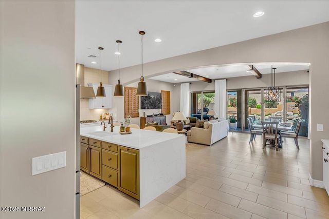 13425 N Silver Cassia Place, Oro Valley, AZ 85755