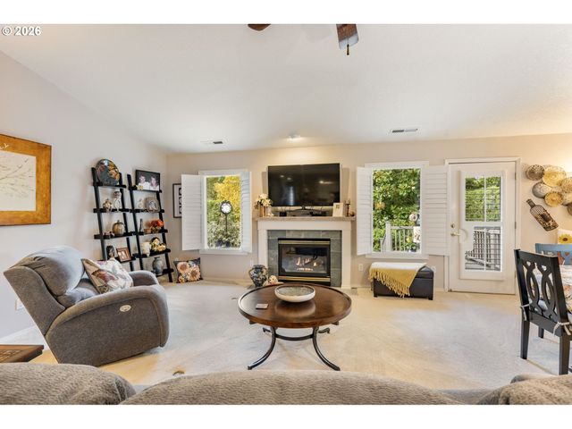 2217 Ne 179TH St B52, Ridgefield, WA 98642