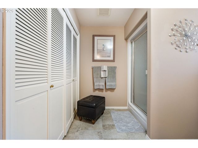 2217 Ne 179TH St B52, Ridgefield, WA 98642