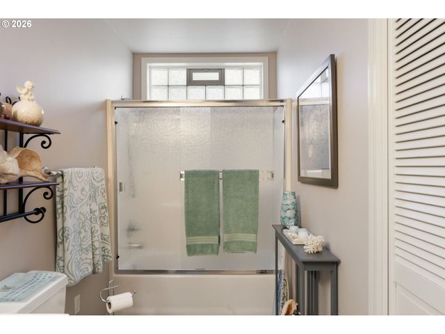2217 Ne 179TH St B52, Ridgefield, WA 98642
