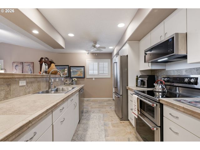 2217 Ne 179TH St B52, Ridgefield, WA 98642