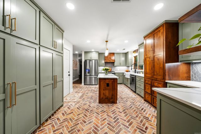 201 Quail Creek Road, Hot Springs National Park, AR 79101