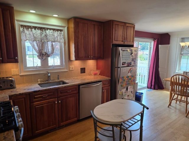 23 Valley Rd, Dracut, MA 01826