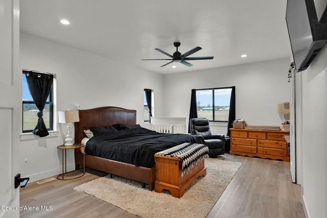 969 E YELLOW PINE AVE, Athol, ID 83801