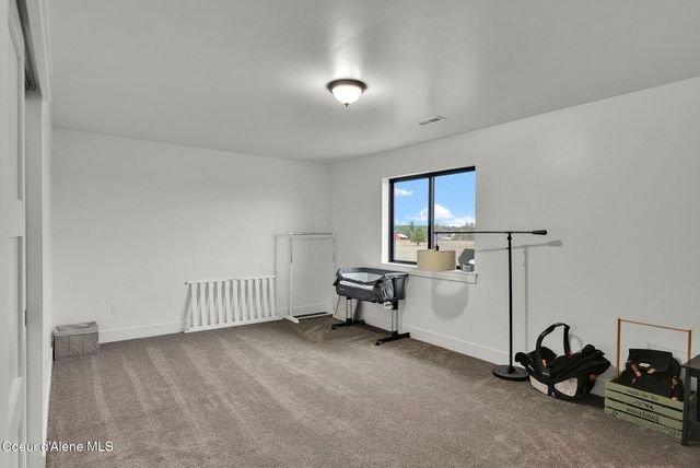 969 E YELLOW PINE AVE, Athol, ID 83801