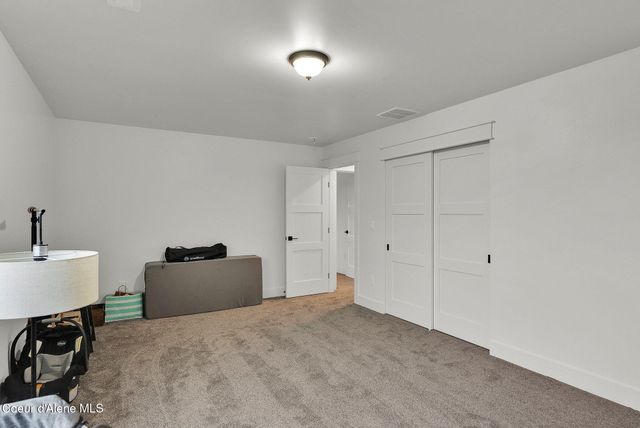 969 E YELLOW PINE AVE, Athol, ID 83801