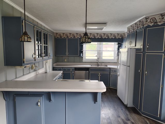 108 Young Ave, Lafayette, TN 37083