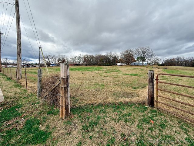 1290 E 4th Street, Tahlequah, OK 74464