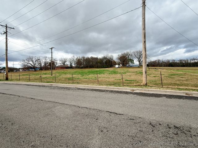 1290 E 4th Street, Tahlequah, OK 74464