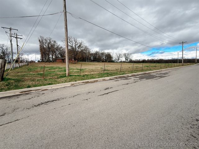 1290 E 4th Street, Tahlequah, OK 74464