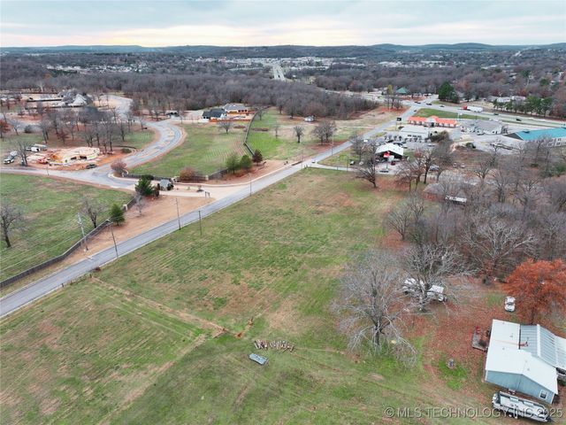 1290 E 4th Street, Tahlequah, OK 74464