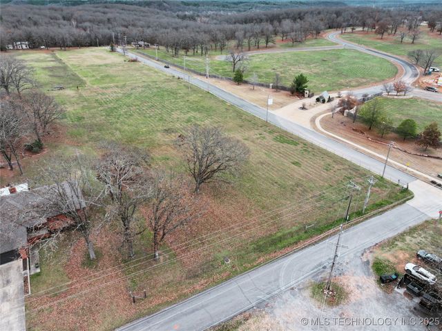 1290 E 4th Street, Tahlequah, OK 74464