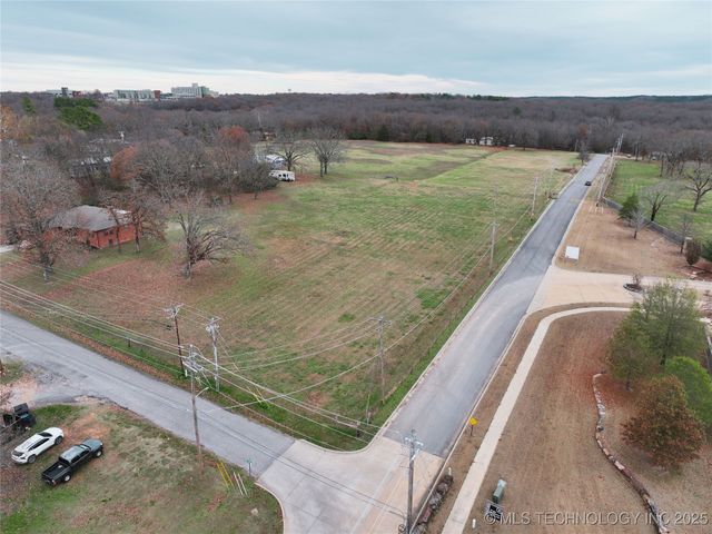 1290 E 4th Street, Tahlequah, OK 74464