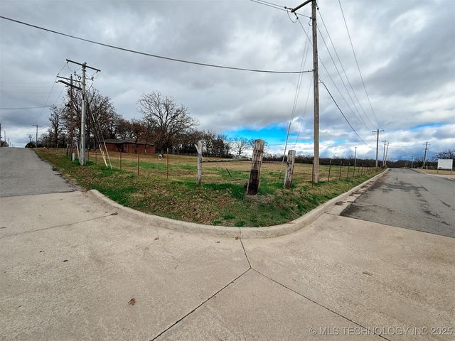 1290 E 4th Street, Tahlequah, OK 74464