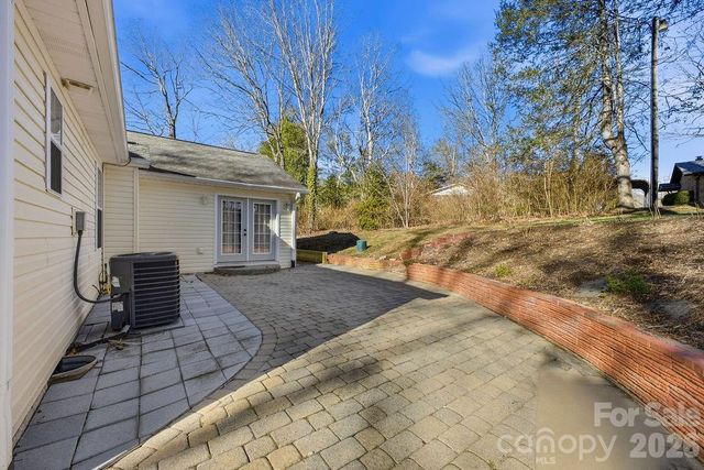 1113 Brookside Camp Road, Hendersonville, NC 28792