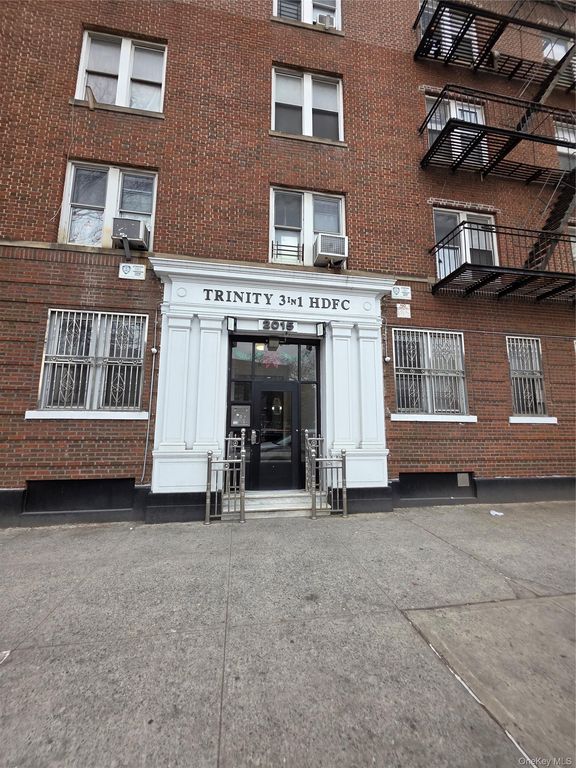 2015 Southern Blvd 8E, Bronx, NY 10460