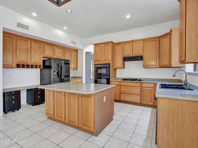 770 S CROSSCREEK Place, Chandler, AZ 85225