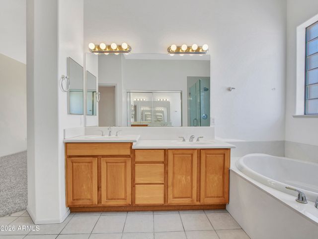 770 S CROSSCREEK Place, Chandler, AZ 85225
