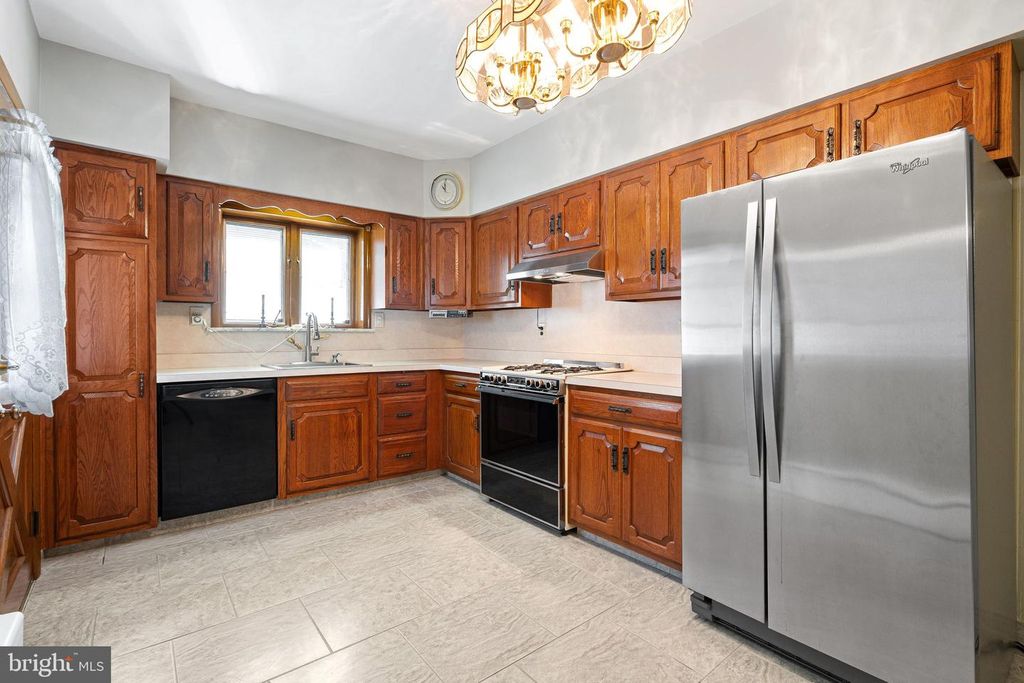 2523 S CAMAC ST, PHILADELPHIA, PA 19148 — photo 4