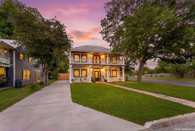 695 Comal Ave, New Braunfels, TX 78130