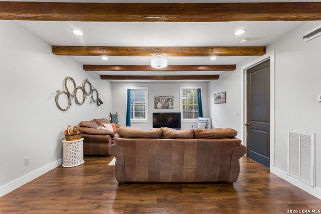 695 Comal Ave, New Braunfels, TX 78130