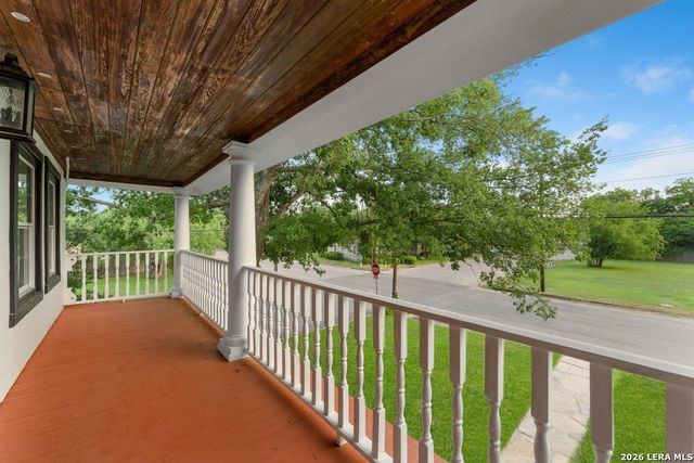 695 Comal Ave, New Braunfels, TX 78130