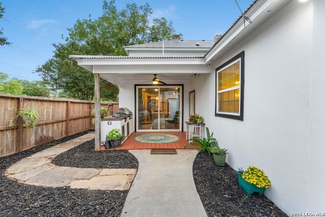 695 Comal Ave, New Braunfels, TX 78130