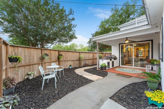 695 Comal Ave, New Braunfels, TX 78130