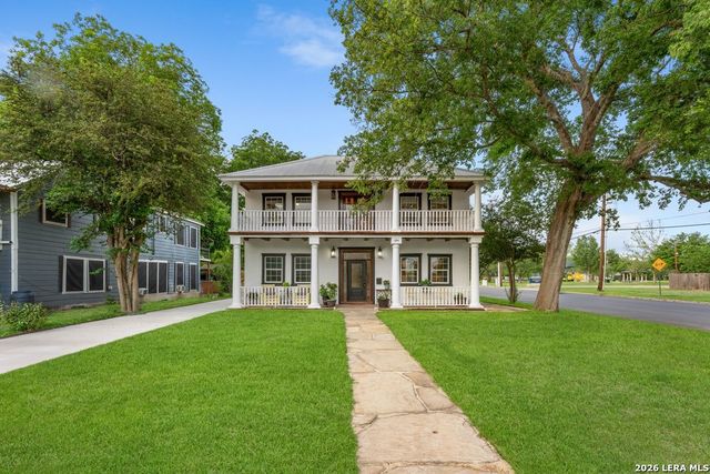 695 Comal Ave, New Braunfels, TX 78130