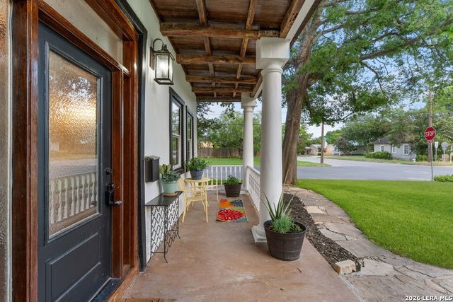 695 Comal Ave, New Braunfels, TX 78130