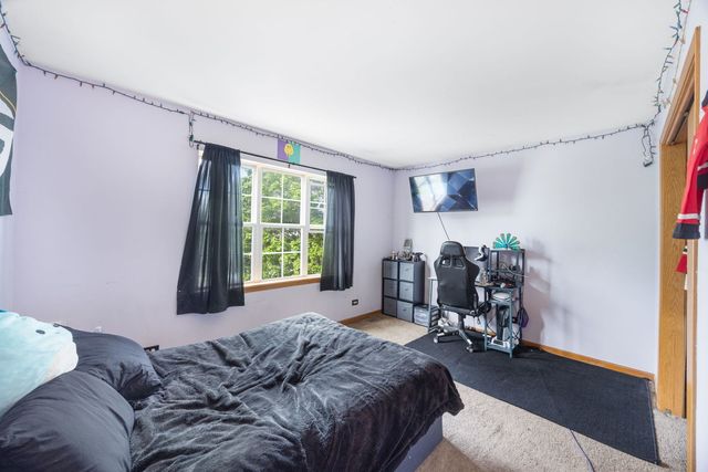 709 Carlisle Drive, Woodstock, IL 60098