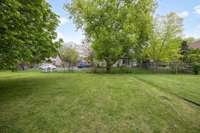 709 Carlisle Drive, Woodstock, IL 60098
