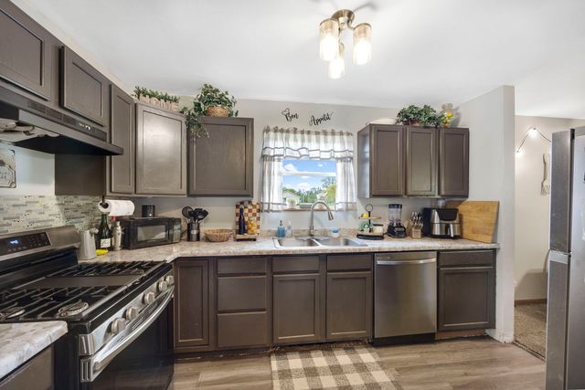 709 Carlisle Drive, Woodstock, IL 60098