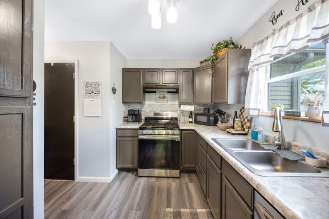 709 Carlisle Drive, Woodstock, IL 60098