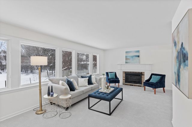 19 Mission Lane, Bloomington, MN 55420