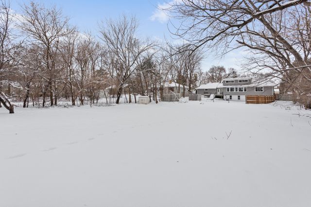 19 Mission Lane, Bloomington, MN 55420