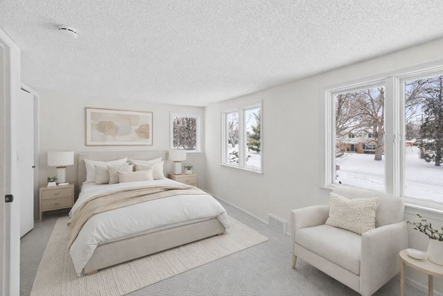 19 Mission Lane, Bloomington, MN 55420