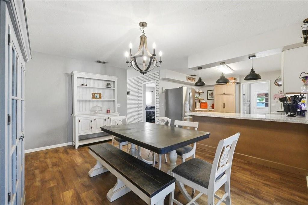 Image 12 of property listing at 303 KARPPE ROAD, Plant City, FL 33567