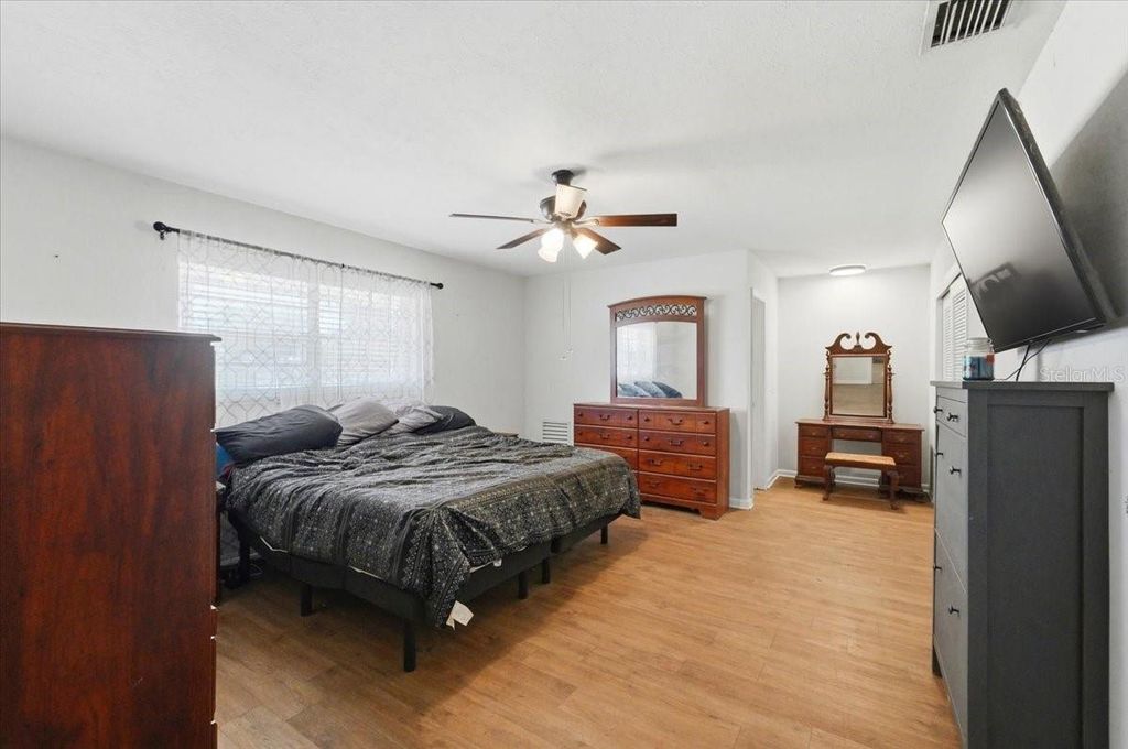 Image 16 of property listing at 303 KARPPE ROAD, Plant City, FL 33567