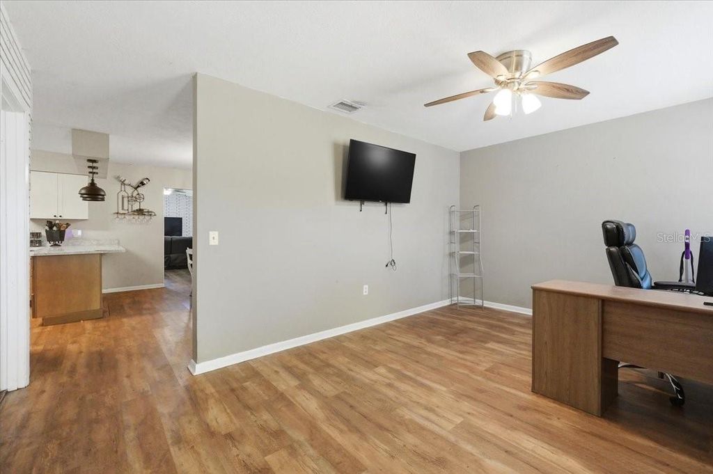 Image 21 of property listing at 303 KARPPE ROAD, Plant City, FL 33567