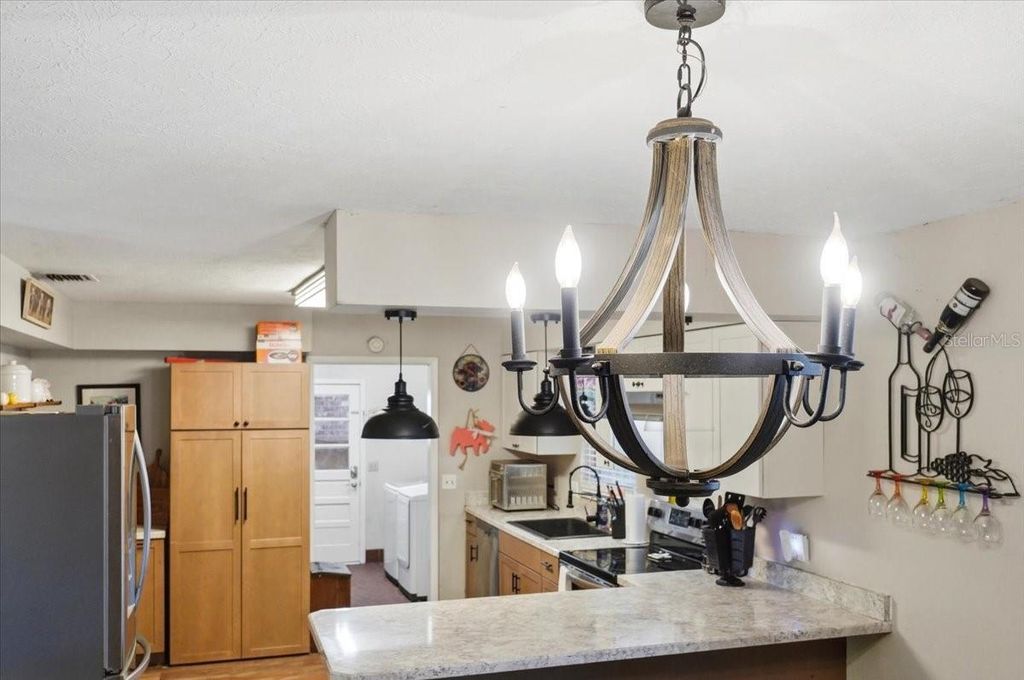 Image 8 of property listing at 303 KARPPE ROAD, Plant City, FL 33567