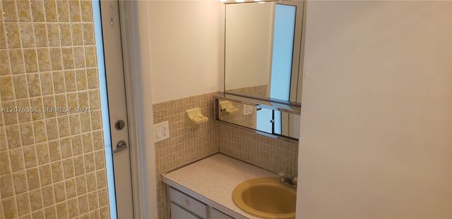 8320 NW 24th Ct, Pembroke Pines, FL 33024